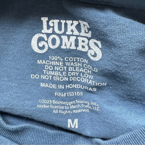 Luke Combs Wings World Tour 2023 Blue T-Shirt Unisex/Men's Size Medium Band Tee - Picture 14 of 16